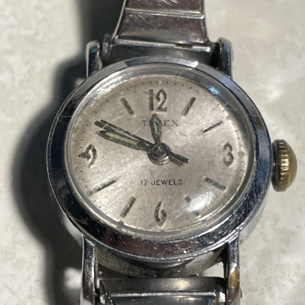 Vintage Timex Women’s Automatic Watch 24mm Silver Tone 17 Jewels
