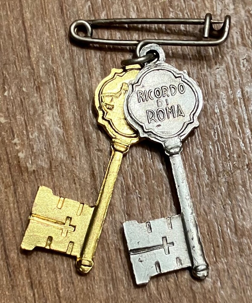 Rome Souvenir Papal Keys Pin Brooch Charm Pope Paul VI Metal-image