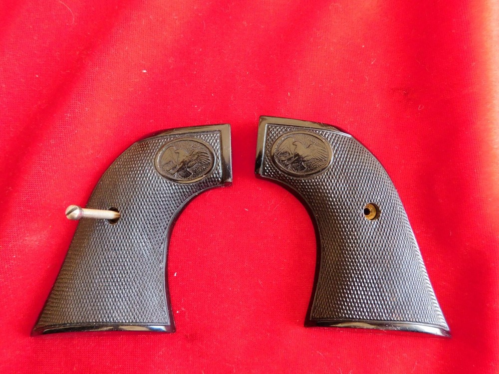 Black Checkered Ruger Vaquero Grips Gives Colt Look With Mounting Screw