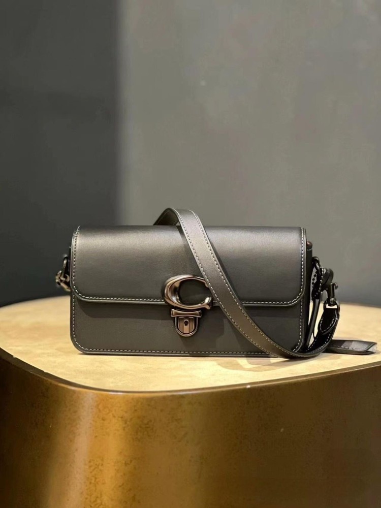 COACH CE331 Studio Baguette Leather Crossbody Bag in Black - New Outlet