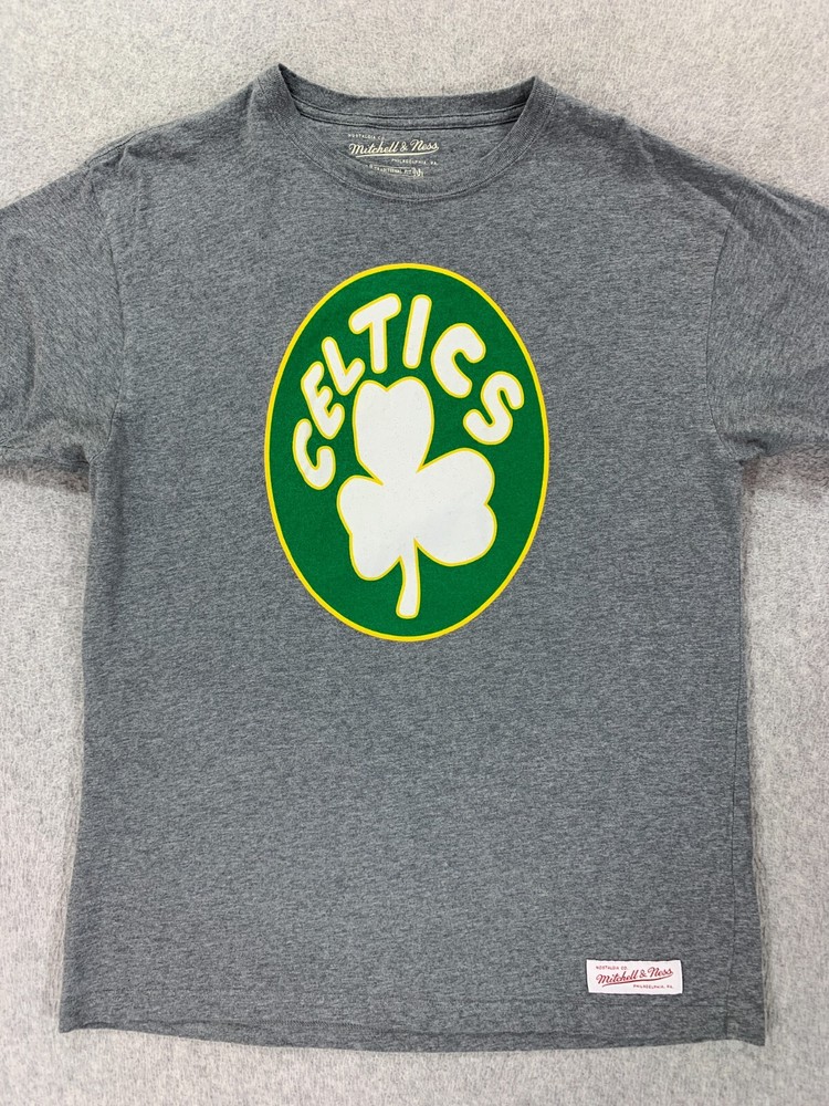 Boston Celtics Retro Short Sleeve Basketball Tee Shirt (Men's Medium) Gray