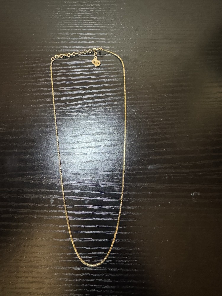 Dior gold tone 16-inch necklace elegant chain