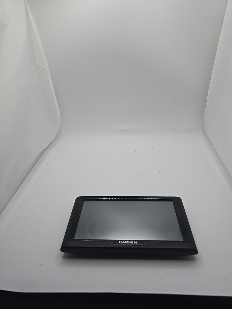 GARMIN nüvi 67LMT 6-inch GPS Navigator with Cable for North America