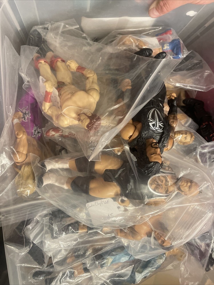 Loose WWE Action Figures. 50 Pcs Random