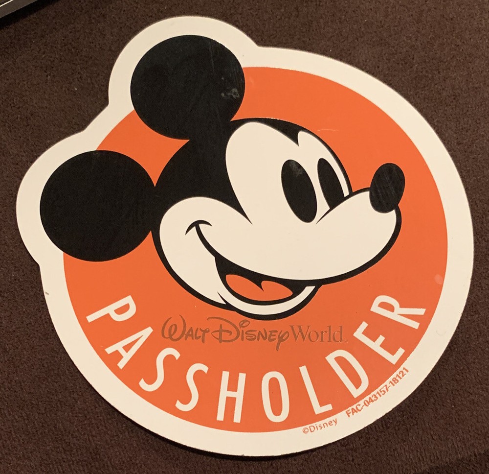 Brand New WDW Annual Passholder Exclusive Mickey Mouse Magnet Disney World