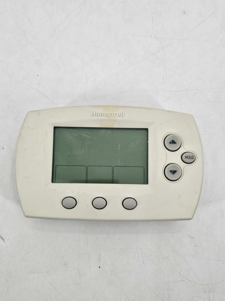 Honeywell FocusPro 6000 TH6110D1021 Programmable Digital Thermostat