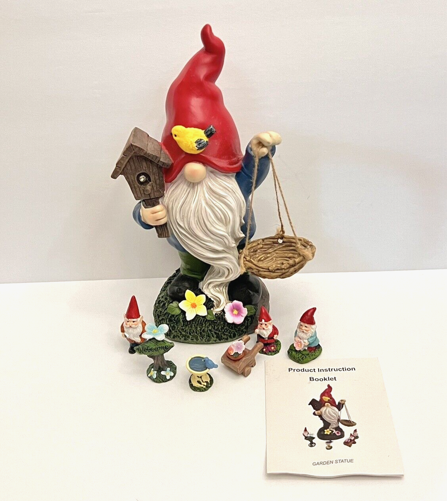 Garden Gnome Solar Outdoor Statue with 3 Mini Gnomes Lawn Patio Decor