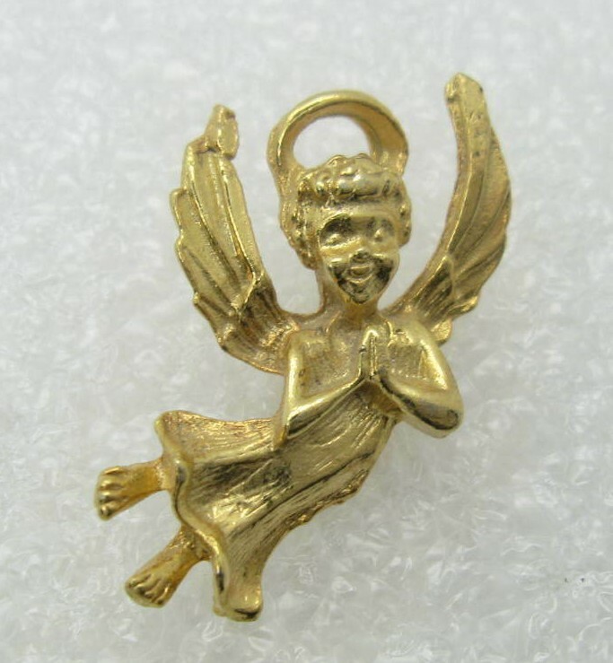 Angel Wings Flying Lapel Pin (A615)