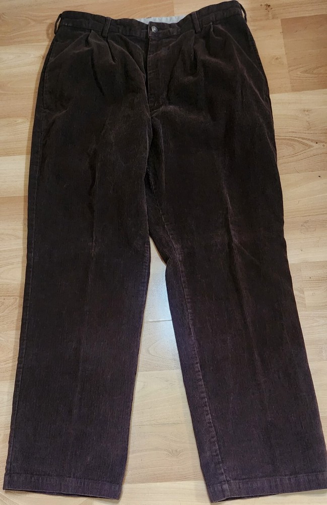 L.L. Bean Men's Brown Corduroy Pants 34x29 Spotless