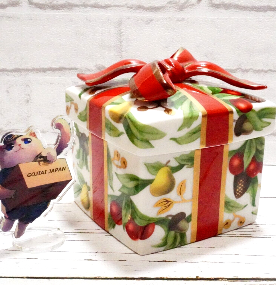 Tiffany & Co Holiday Red Ribbon Porcelain Trinket Box Christmas Gift