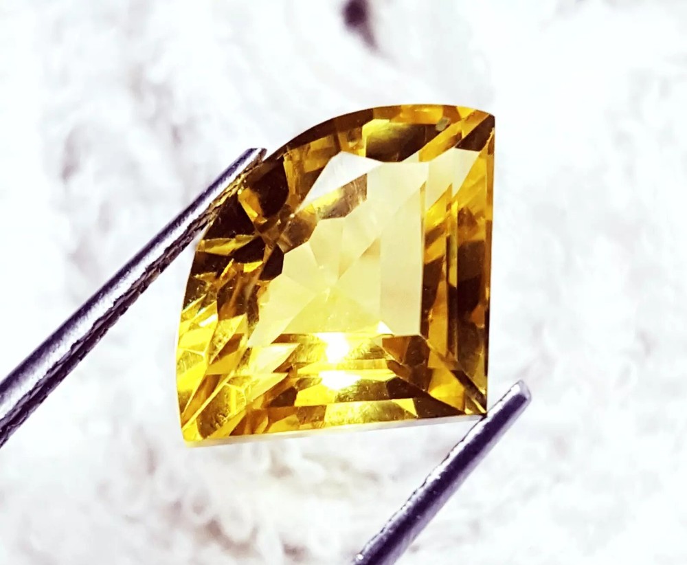 Flawless Fancy Shape Certified 10-12Ct Natural Yellow Sapphire EGL Gemstone