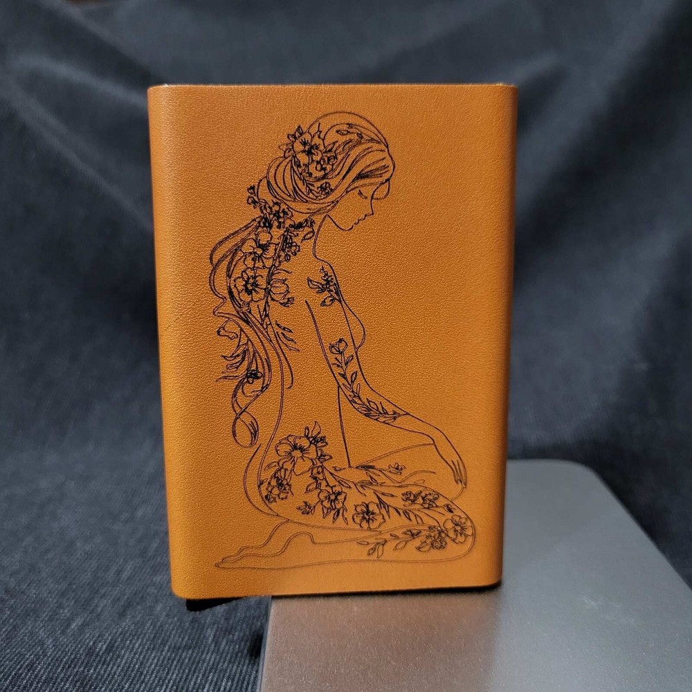 Minimalist Leather RFID Metal Credit Card Holder with Engraving-image