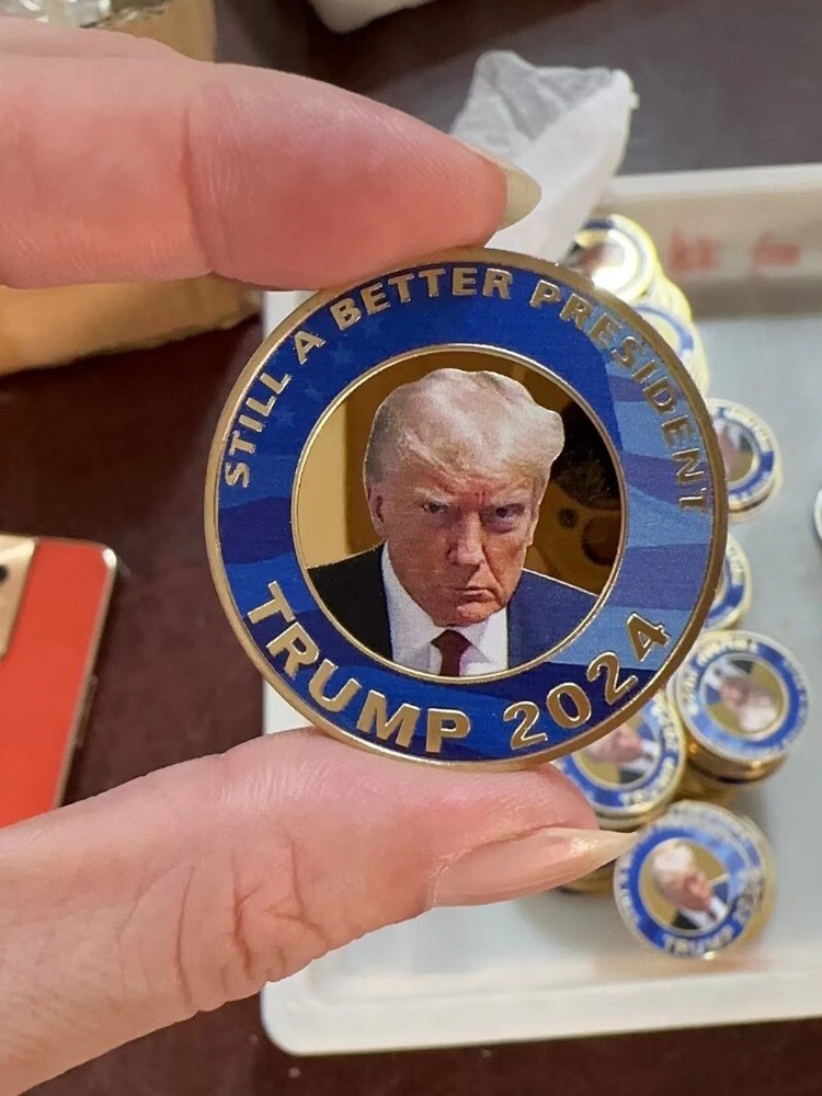 1pcs New Donald Trump Gold Commemorative Coin 2024 Still A Better President