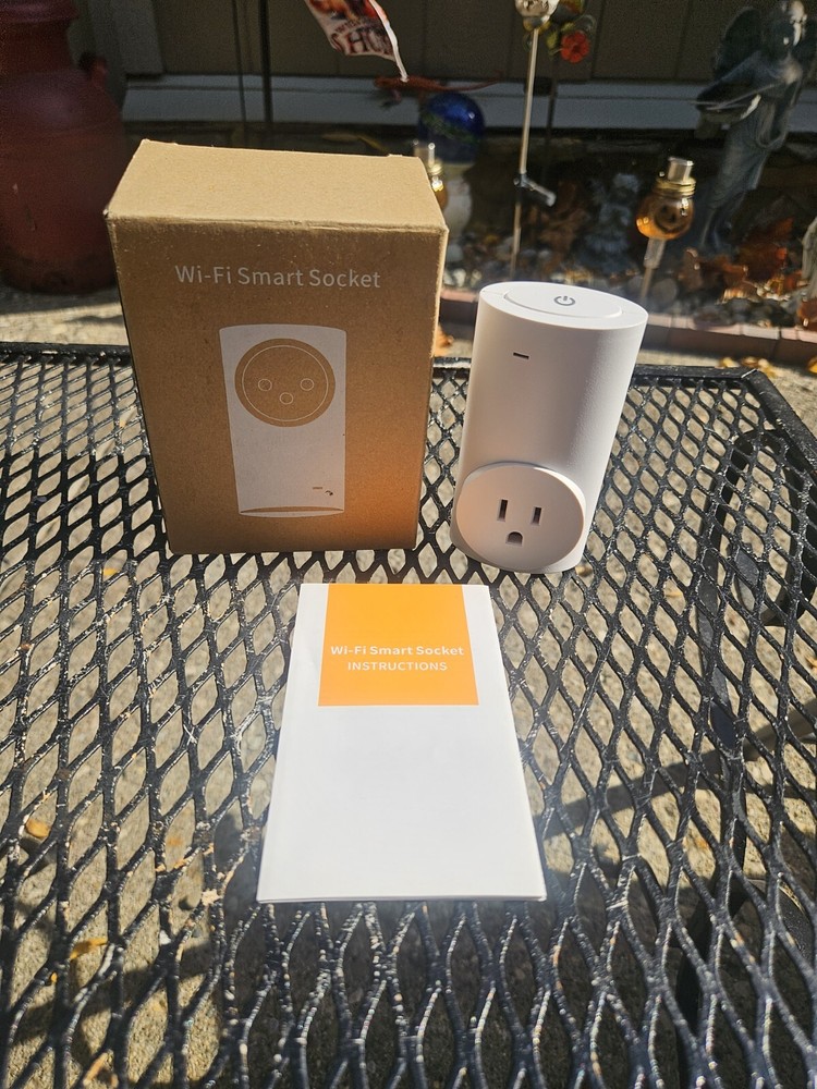 Wifi Smart Socket,  white. Open box. instructions included