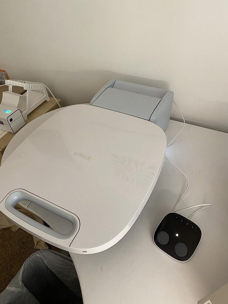 Cricut Autopress- Professional Automated Heat Press for T-Shirts, Decor New-image