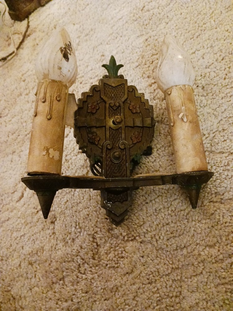 1920s-30s Art Deco Wall Sconce Lamp by Mich Chan Co