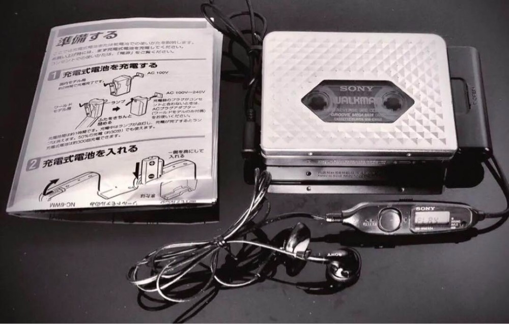 SONY Walkman WM-EX655 Auto Reverse Cassette Player in Great Working Condition