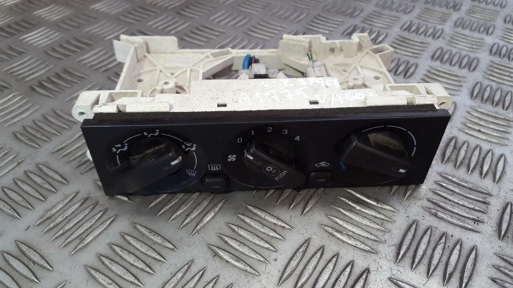 Mitsubishi Space Wagon 2003 Climate Control Panel (Heater Control #445495-18