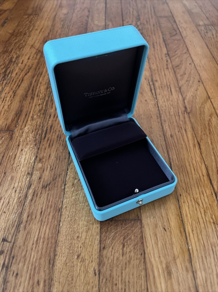 EMPTY! TIFFANY & CO. BLUE LEATHER EARRING GIFT JEWELRY CASE (NO BOX)