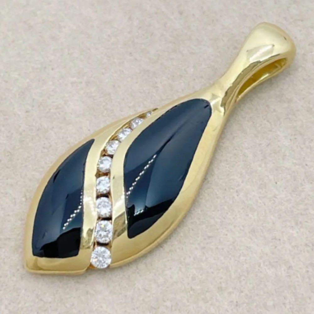 KABANA diamond necklace top k18 with certificate of authenticity