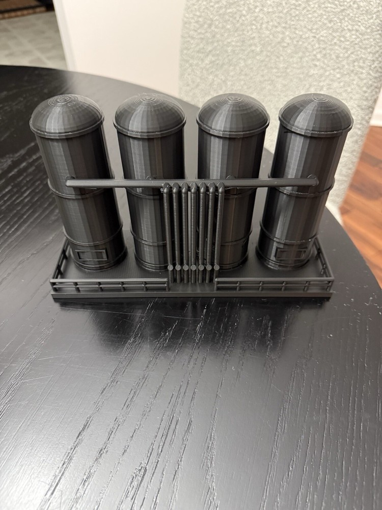 O Gauge Fuel Tank Silos - Oil Industry 1:48 Scale - Built And Assembled - BLACK