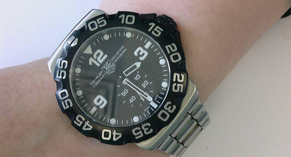 Tag Heuer Formula 1 Mens Watch Grande Date Black Silver Sport Quartz. BUY NOW!!-image