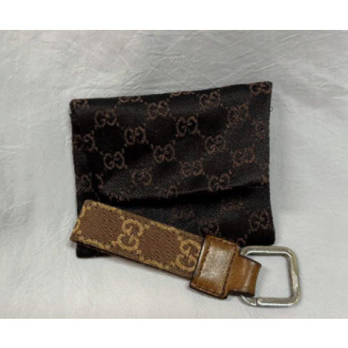 Gucci Leather Key Holder with Logos and Key Ring - Used
