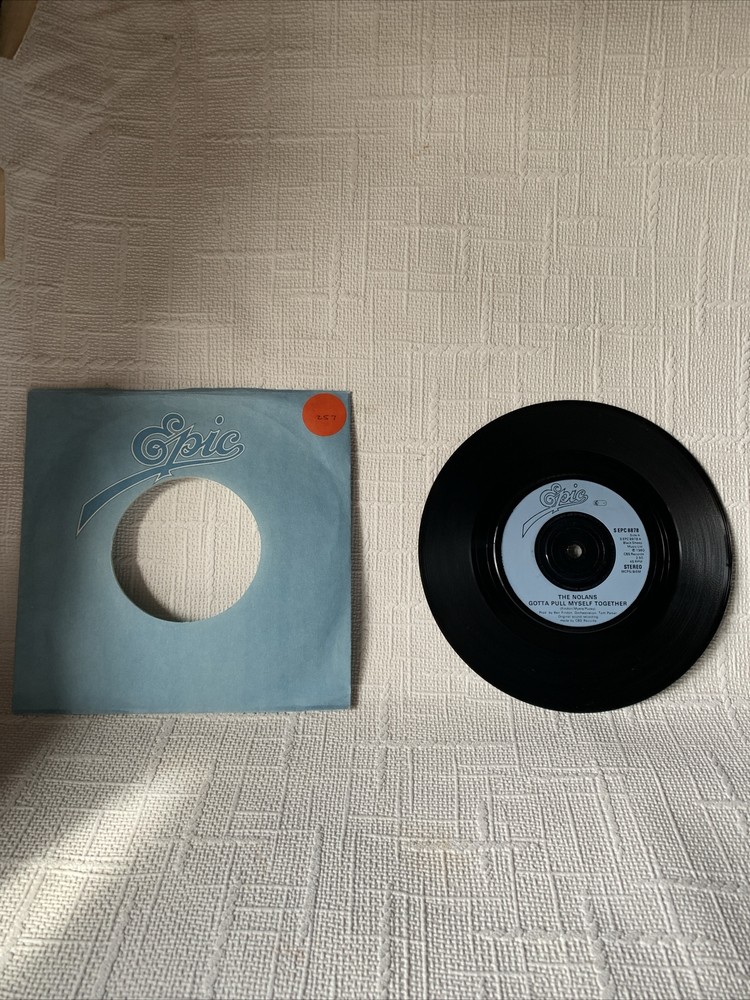 THE NOLANS Gotta Pull Myself Together 7