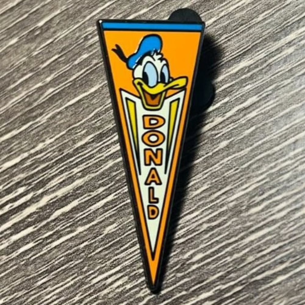 Disney Trading Pin 157081 Mickey and Friends Pennant - Donald Duck