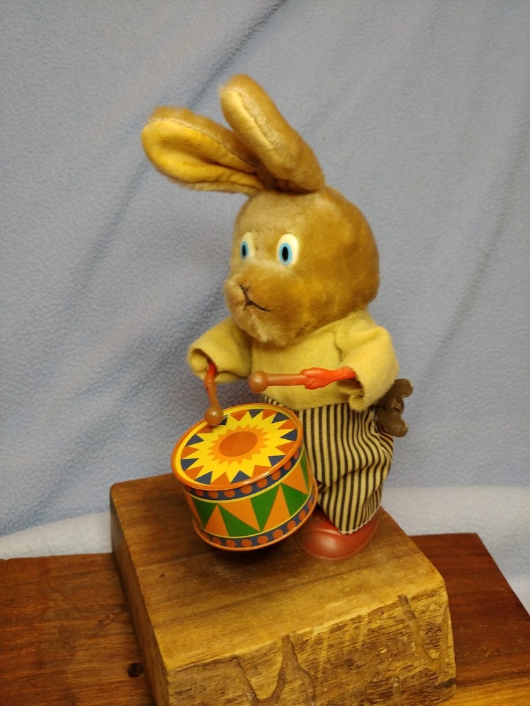 My Estate Sale! Vintage Vintage Wind-up Bunny Drummer 7.5