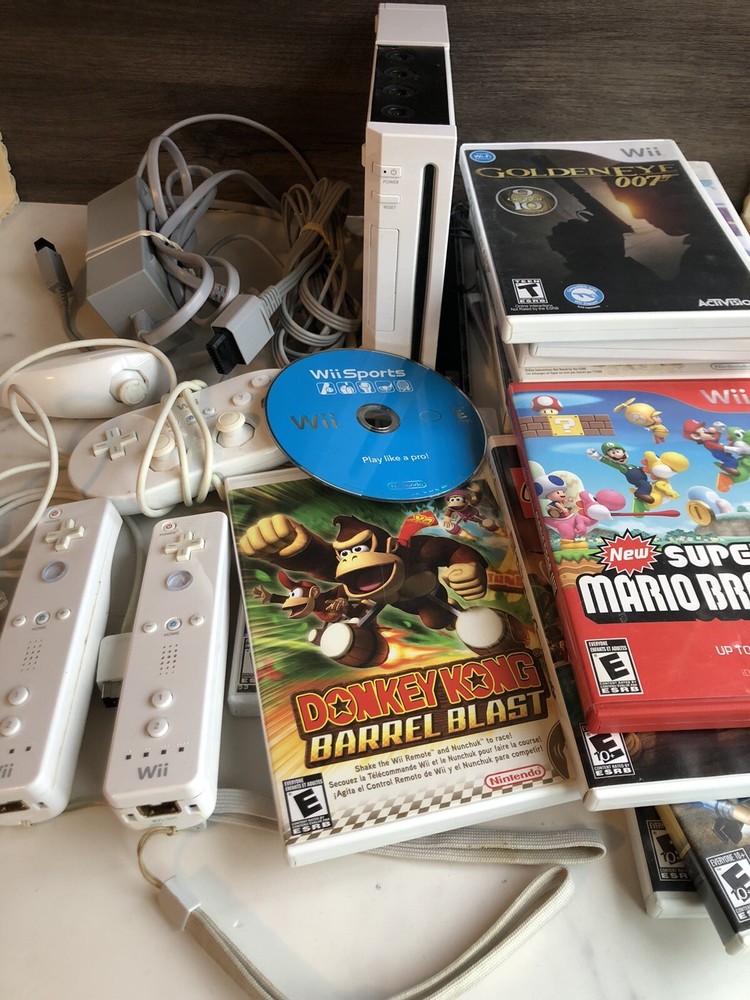 Nintendo Wii Console Super Mario Bros Sports  Donkey Kong RVL-001 Games Bundle