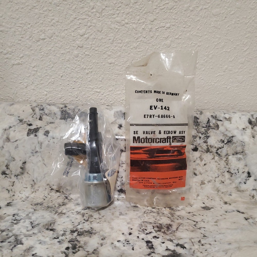 Genuine Ford Motorcraft PCV Valve EV-142 E7RY-6A666-A OEM Replacement