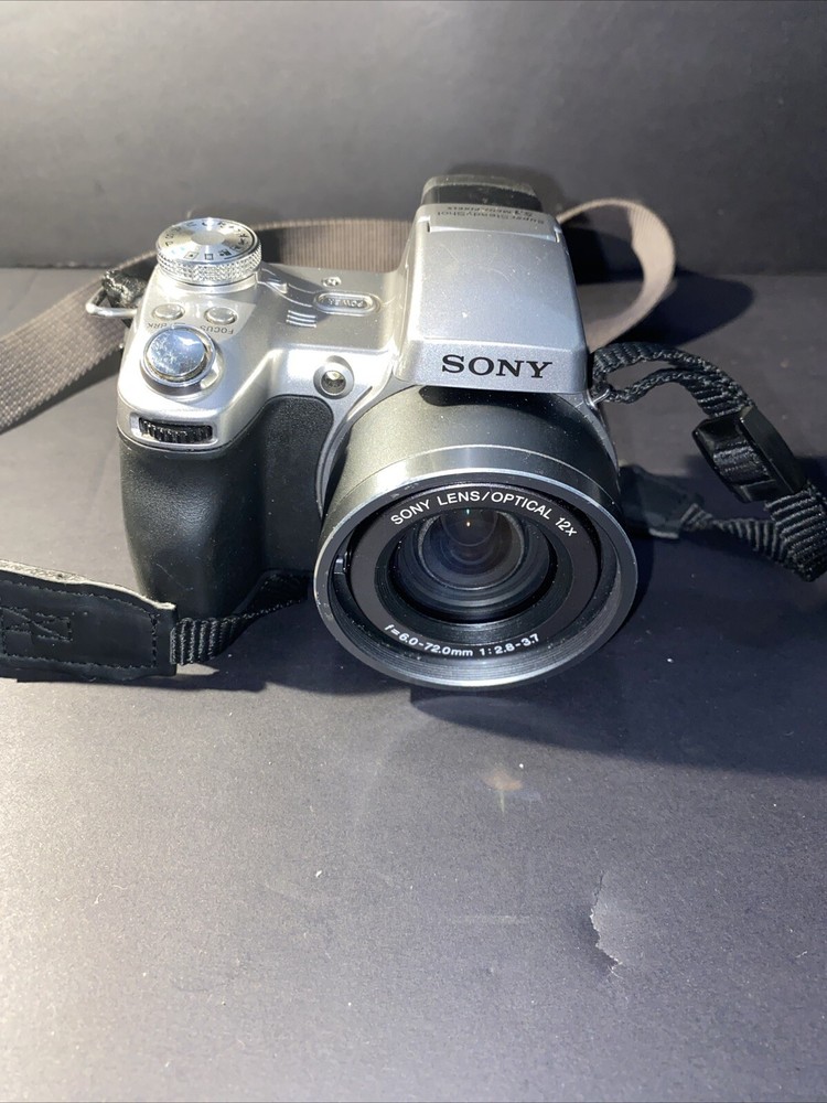 Sony Cyber-Shot DSC-H1 5.1MP Digital Camera with Lens & Bag in Silver