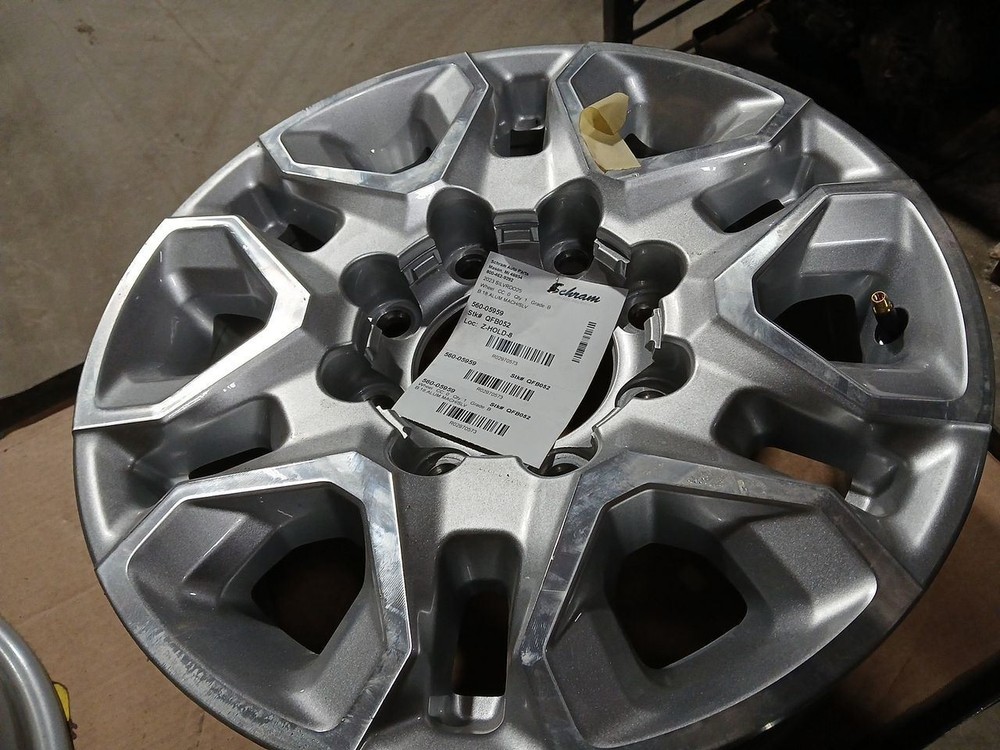 Rueda de aluminio 18x8 8x180 mm 84742720 compatible con 21-24 Silverado 2500 2970573