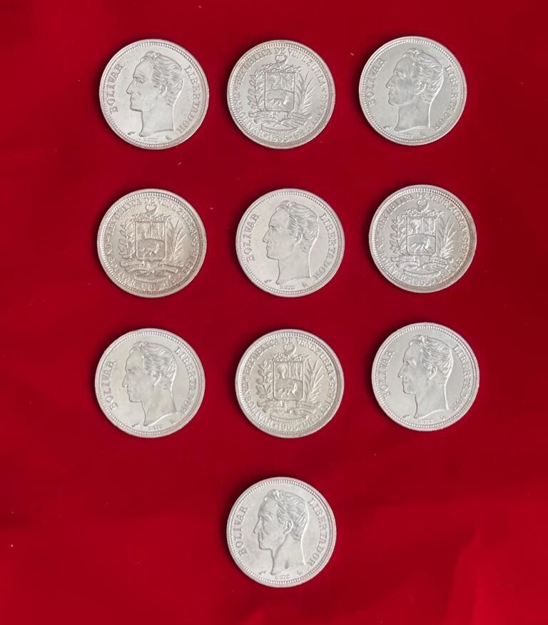 1965 Venezuelan Bolivar Bs.1 Silver Coins - Collection of 10 silver coins - Mint