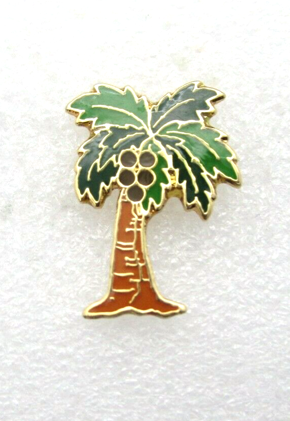 Tropic Tree Lapel Pin (D554)