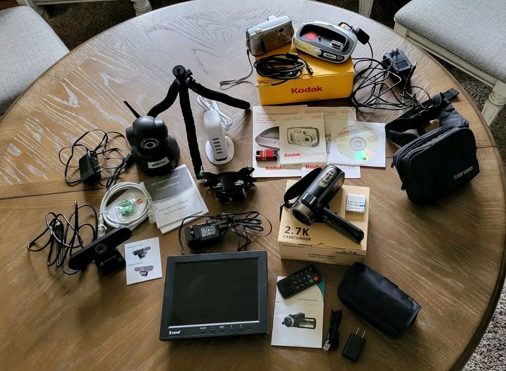 Vintage Digital Camera Bundle Mixed Lot-image