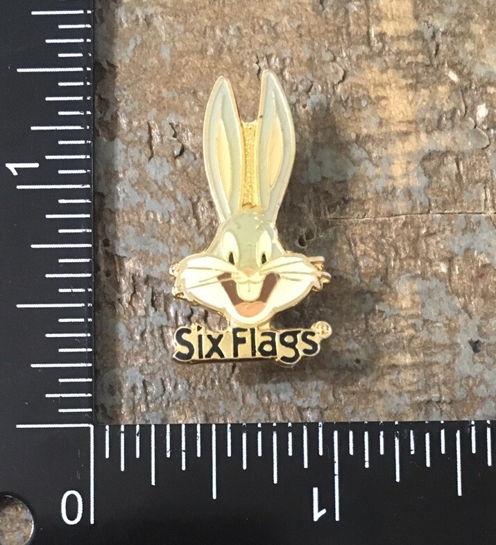 Vintage Six Flags Bugs Bunny Looney Tunes Lapel Pin Souvenir