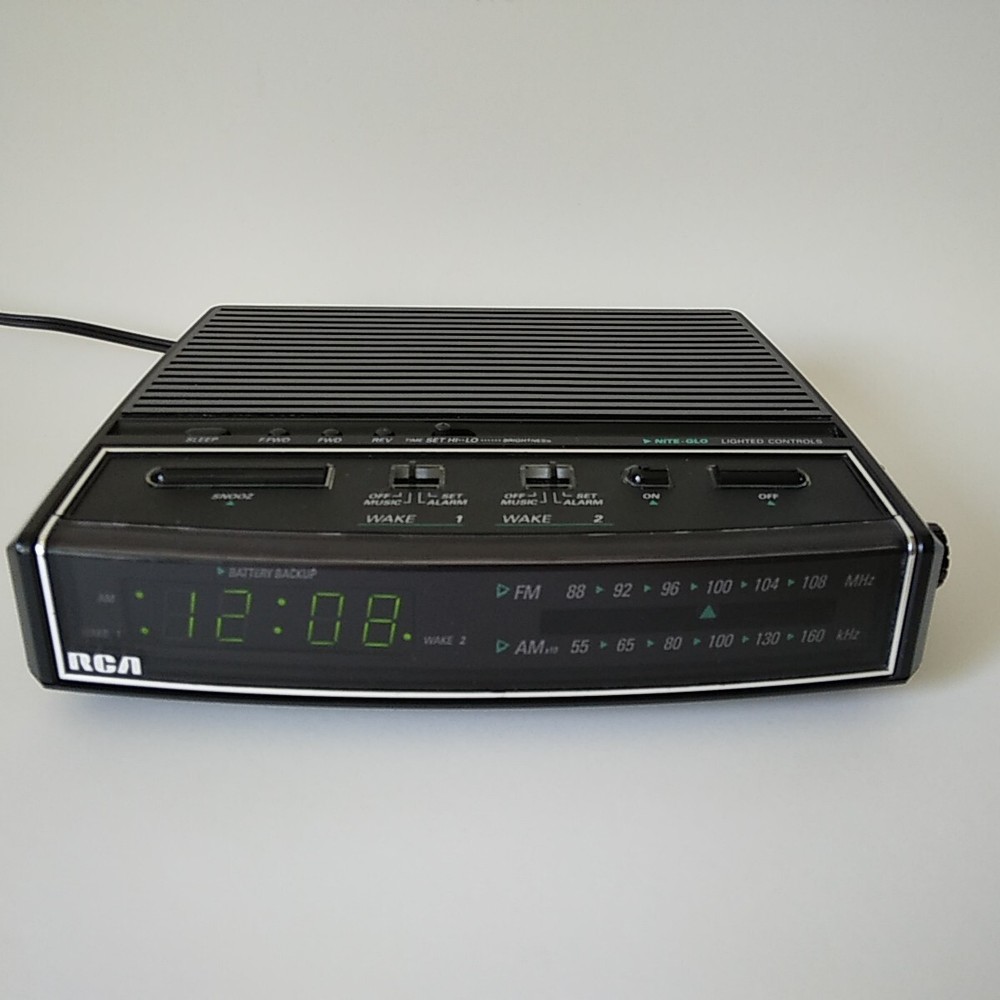 Vintage RCA RP-3651B AM/FM Alarm Clock with Dimmable Green LED - Tested & Working - 1992 Model