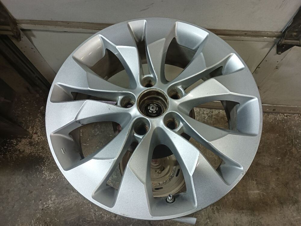 **SCRATCH** Rim Wheel 17x6-1/2 Alloy 10 Spoke From 2013 CR-V  (11350966