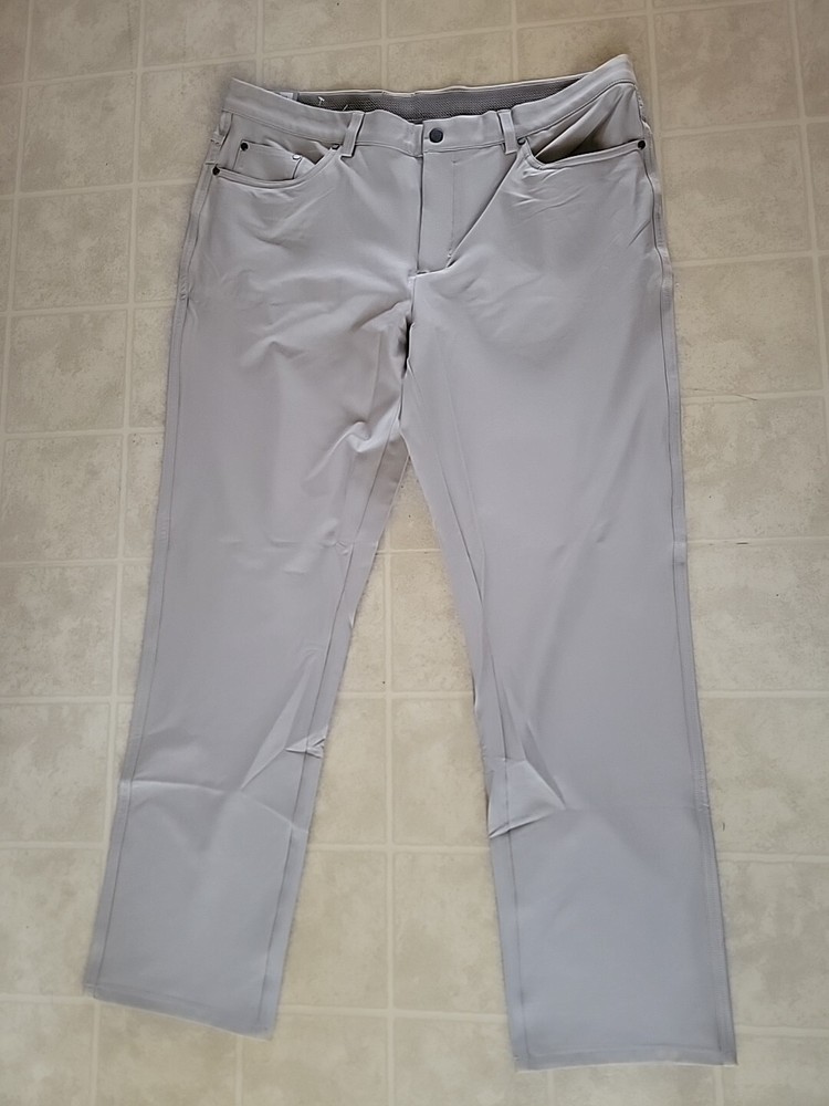 Greg Norman Shark Performance Golf Pants Flat Beige Mens Size 36 x 30 NWT