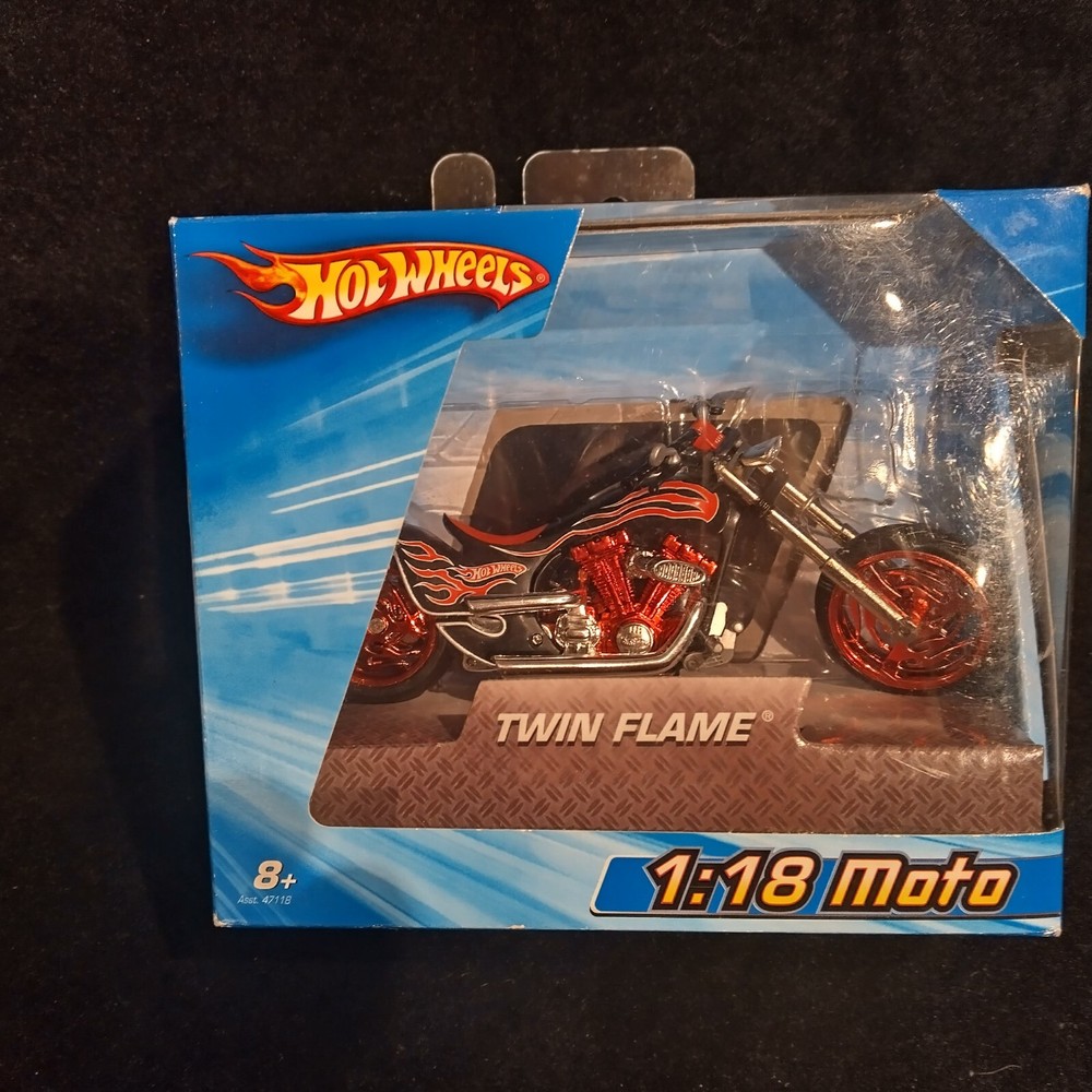 2004 Hot Wheels Moto Twin Flame 1:18 Red Black G8249 Metal Collection