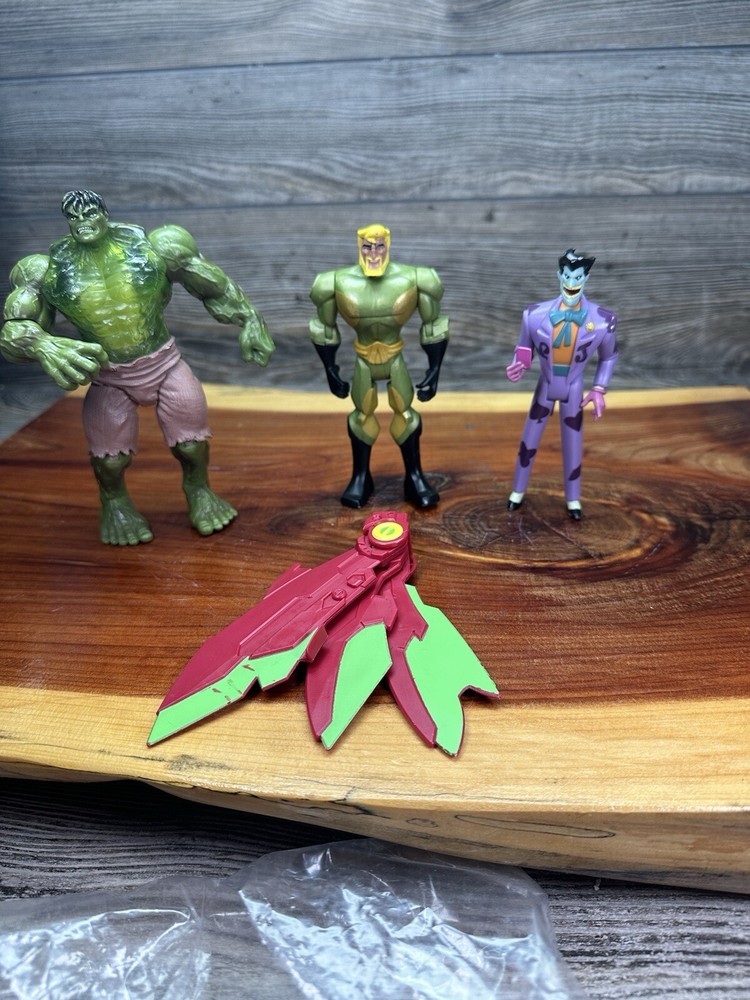 Lot Of Action Figures Joker, Aquaman, Incredible Hulk Bakugan Wing