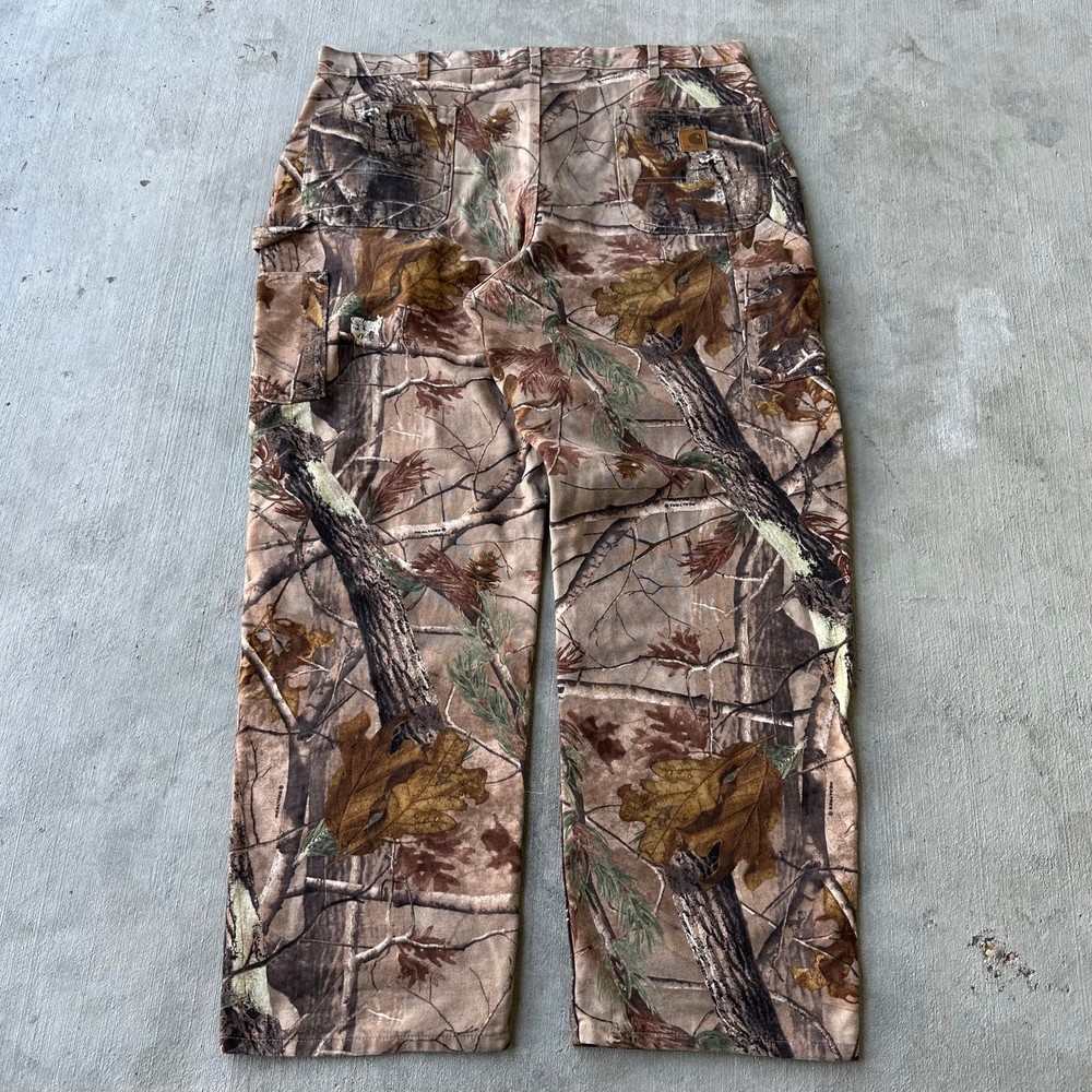 Vintage Y2K camo Carhartt work wear carpenter pants