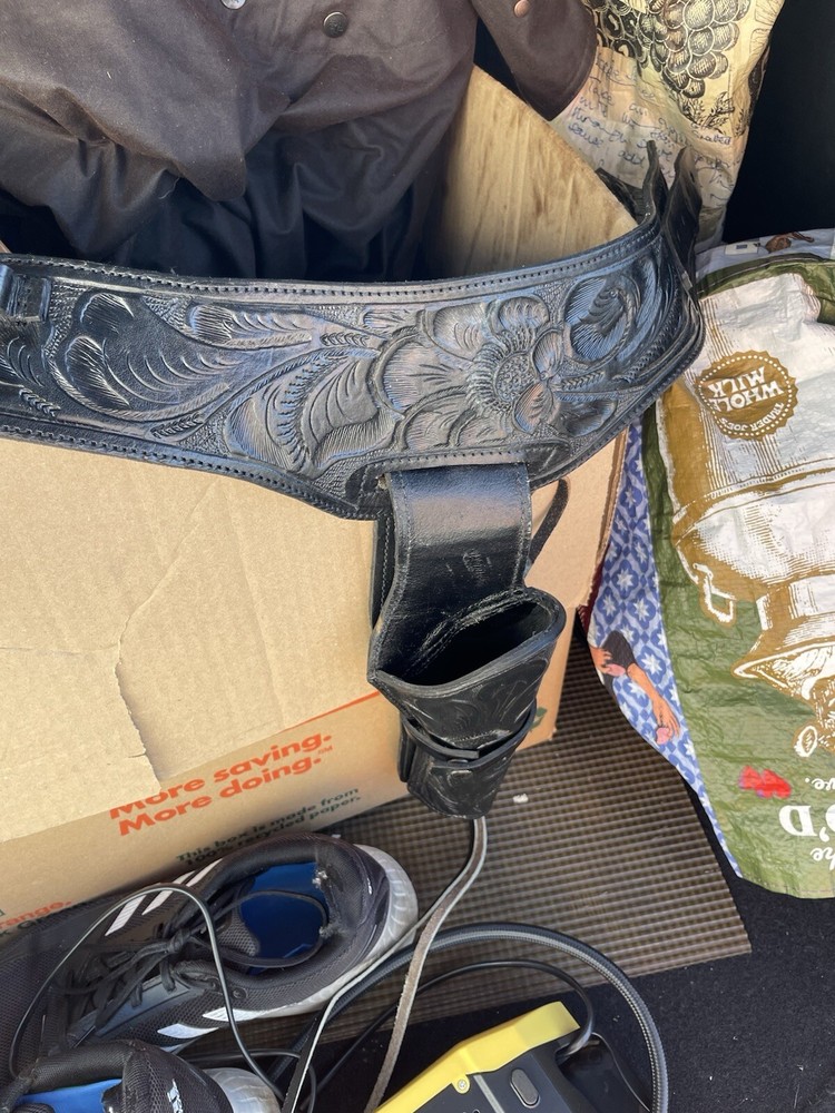bianchi leather cowboy gun belt
