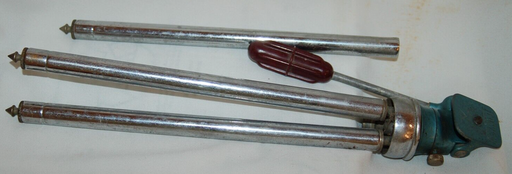 VINTAGE METAL ALUMINUM TOWER TRIPOD WITH EXTENDING LEGS PARTS REPAIR READ DETAIL