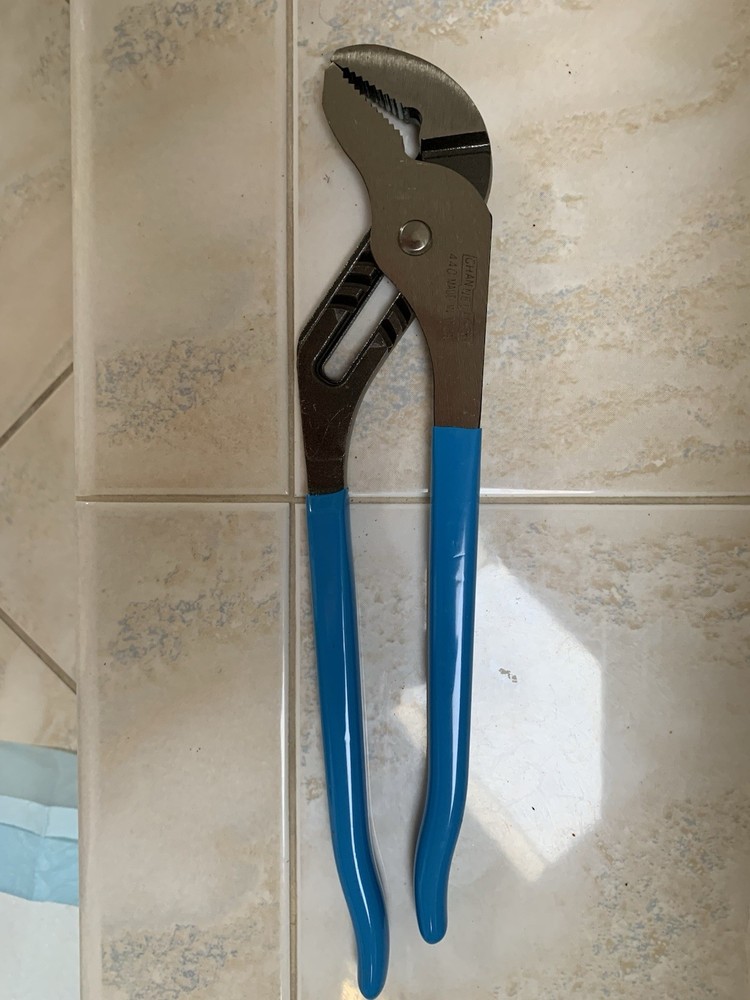 440 Straight Jaw Channel Locks for Secure Grip