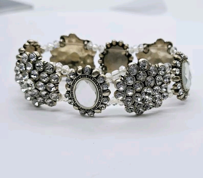 Vintage Crystal Stretch Bracelet Cluster Victorian One Size Silver tone