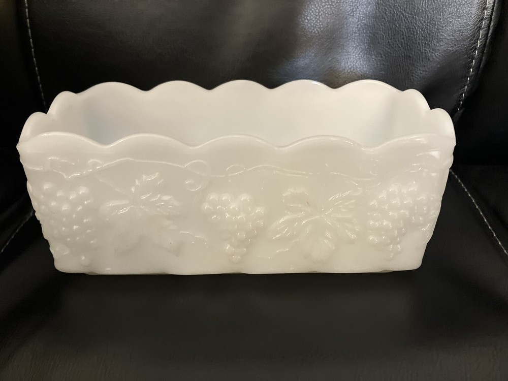 Vintage Anchor Hocking Fire King Embossed Grape Scalloped Edge Planter Napkin Holder