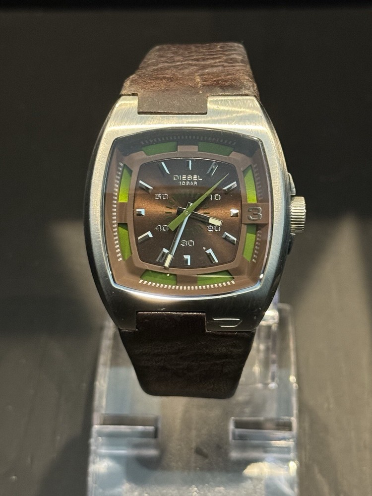 Diesel DZ-1101 Analog Quartz Wristwatch PLS Read